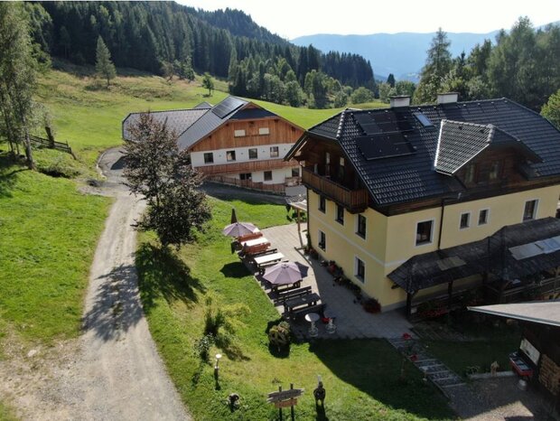 Steinacherhof (Quelle:https://www.steinacher-hofladen.wurzelpark.at/index.php/unser-hof)